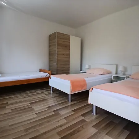Luka Apartment *